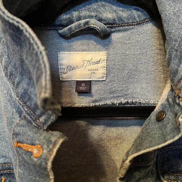 Universal Thread Jean Jacket - Picture 3 of 5